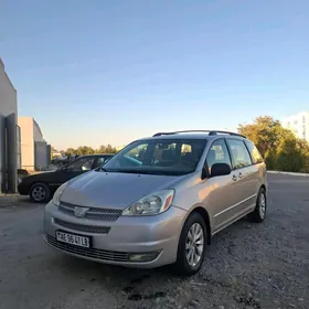Toyota Sienna 2004