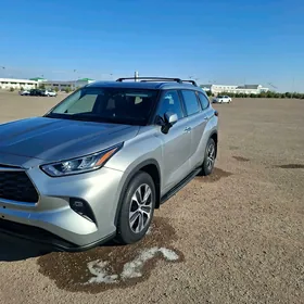 Toyota Highlander 2020
