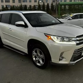 Toyota Highlander 2016