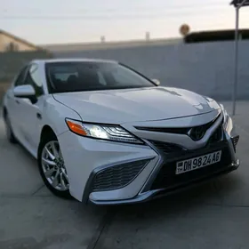 Toyota Camry 2019