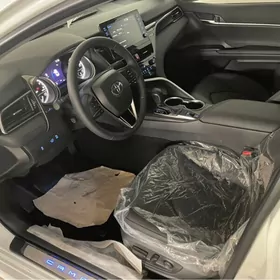 Toyota Camry 2024