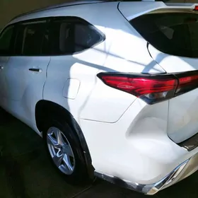 Toyota Highlander 2023