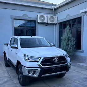 Toyota Hilux 2025