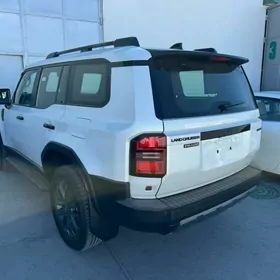 Toyota Land Cruiser Prado 2024