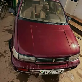 Mitsubishi Chariot 1993