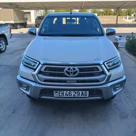 Toyota Hilux 2022