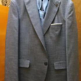 kastyum bryuk troyka