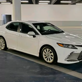 Toyota Camry 2022