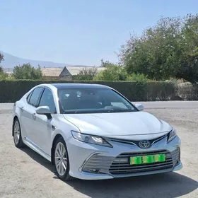 Toyota Camry 2020