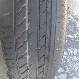 Tayota 215 70 15