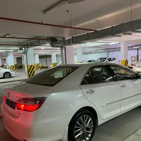 Toyota Camry 2015