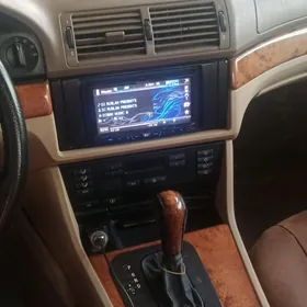 BMW E39 1998