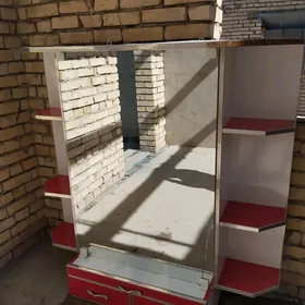 Salon parehmaherlar uchin Ayna