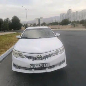 Toyota Camry 2012