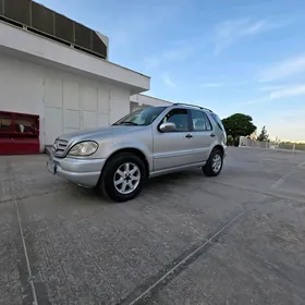 Mercedes-Benz ML350 2002
