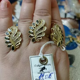 gyzyl komplekt