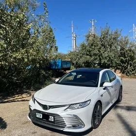 Toyota Camry 2024