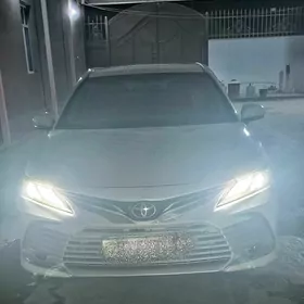Toyota Camry 2018