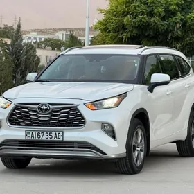 Toyota Highlander 2021