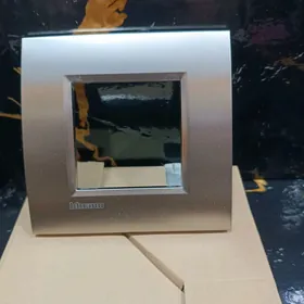 Razetka acki taze italýan önim