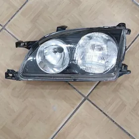 фара тоёта Авенсис 1998-2000 г