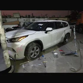Toyota Highlander 2020