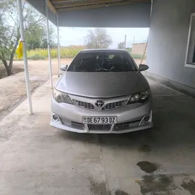 Toyota Camry 2014