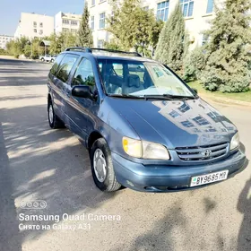 Toyota Sienna 2000
