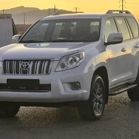 Toyota Land Cruiser Prado 2013