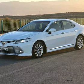 Toyota Camry 2018