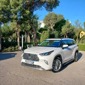 Toyota Highlander 2020
