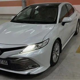 Toyota Camry 2018