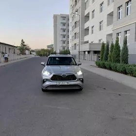 Toyota Highlander 2020