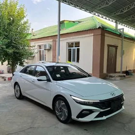 Hyundai Elantra 2025