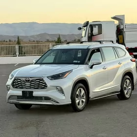 Toyota Highlander 2021