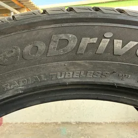 TEKER PAKRISKA KIA SORENTO 235/55/19