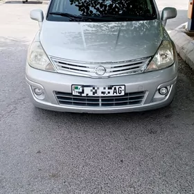 Nissan Versa 2012