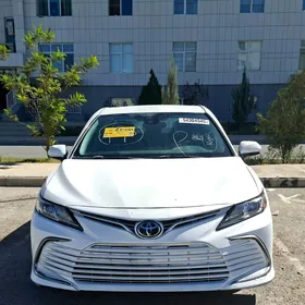 Toyota Camry 2021