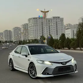 Toyota Camry 2018