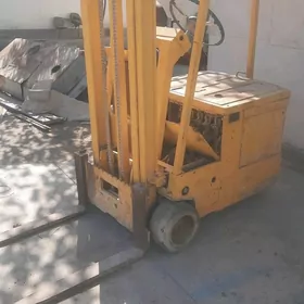 Погрузчик.щёлочный .1тн.