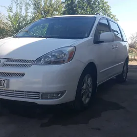Toyota Sienna 2004