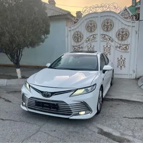 Toyota Camry 2018