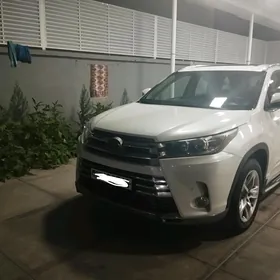 Toyota Highlander 2018
