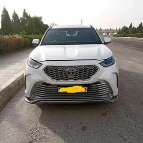 Toyota Highlander 2022