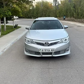Toyota Camry 2012