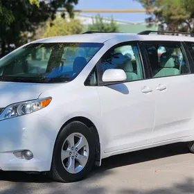 Toyota Sienna 2012
