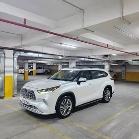 Toyota Highlander 2020
