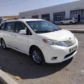 Toyota Sienna 2012
