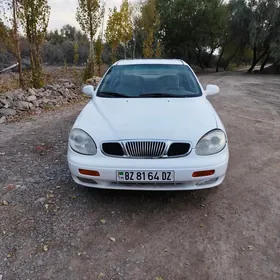 Daewoo Leganza 1998