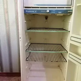 Холодильник Бирюса